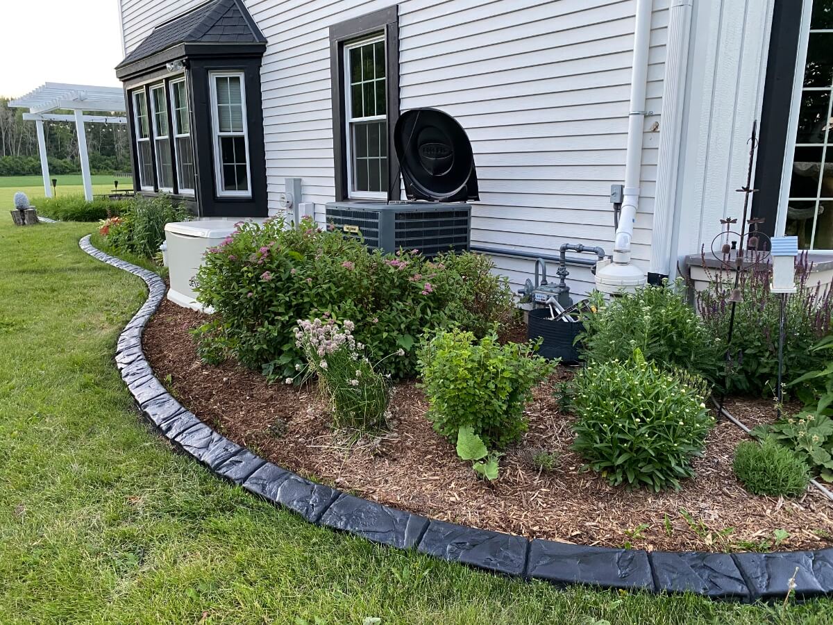 Custom Landscape Curbing